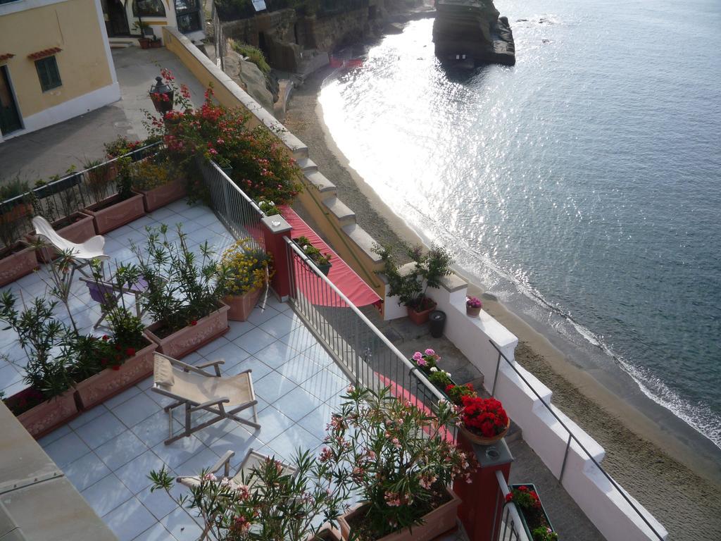 Hotel Villa Iulia Вентотене Екстер'єр фото