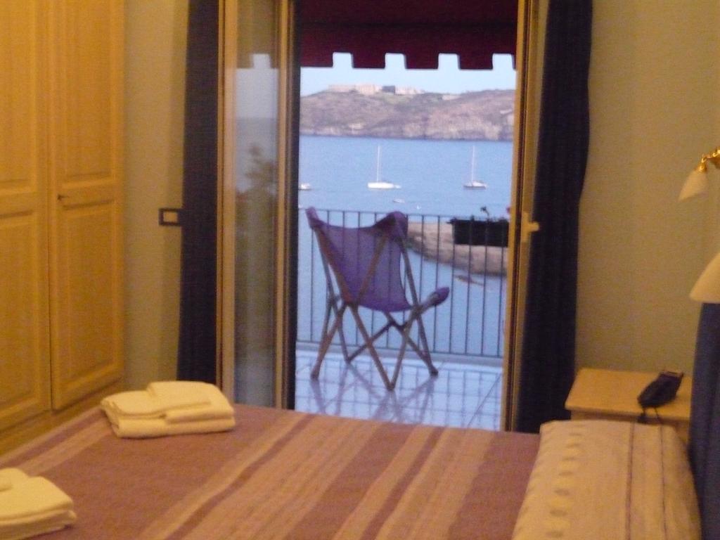 Hotel Villa Iulia Вентотене Екстер'єр фото