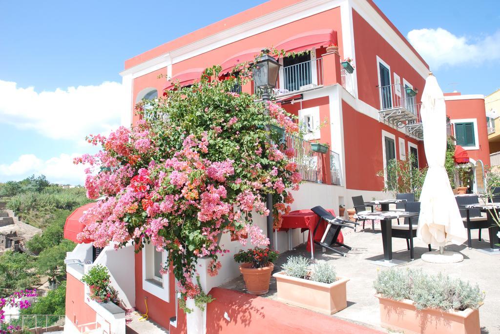 Hotel Villa Iulia Вентотене Екстер'єр фото