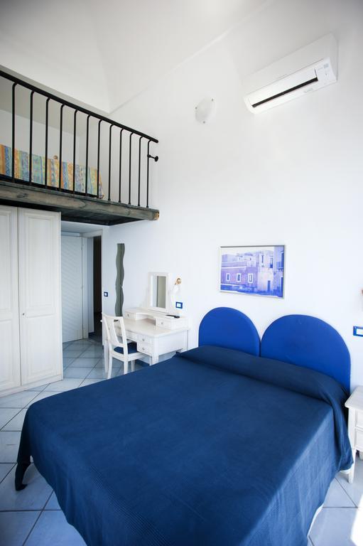 Hotel Villa Iulia Вентотене Екстер'єр фото