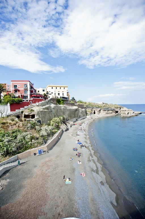 Hotel Villa Iulia Вентотене Екстер'єр фото