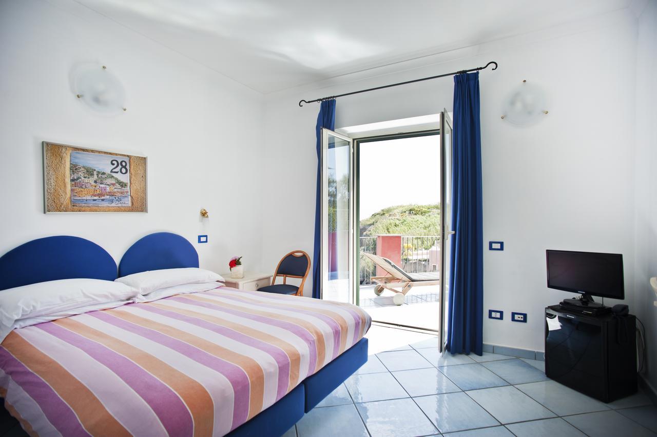 Hotel Villa Iulia Вентотене Екстер'єр фото