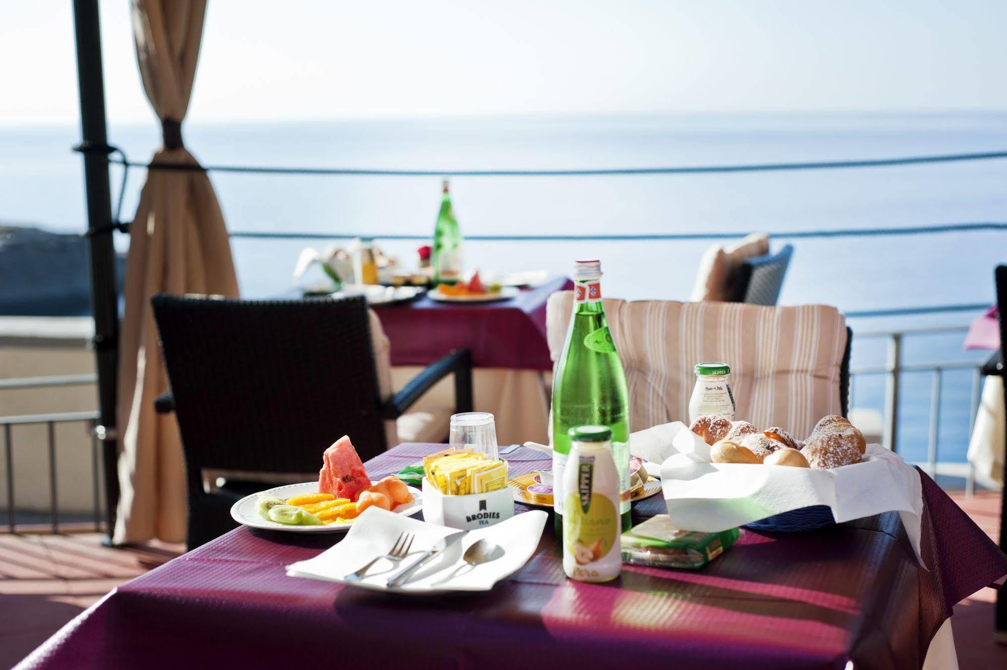 Hotel Villa Iulia Вентотене Екстер'єр фото